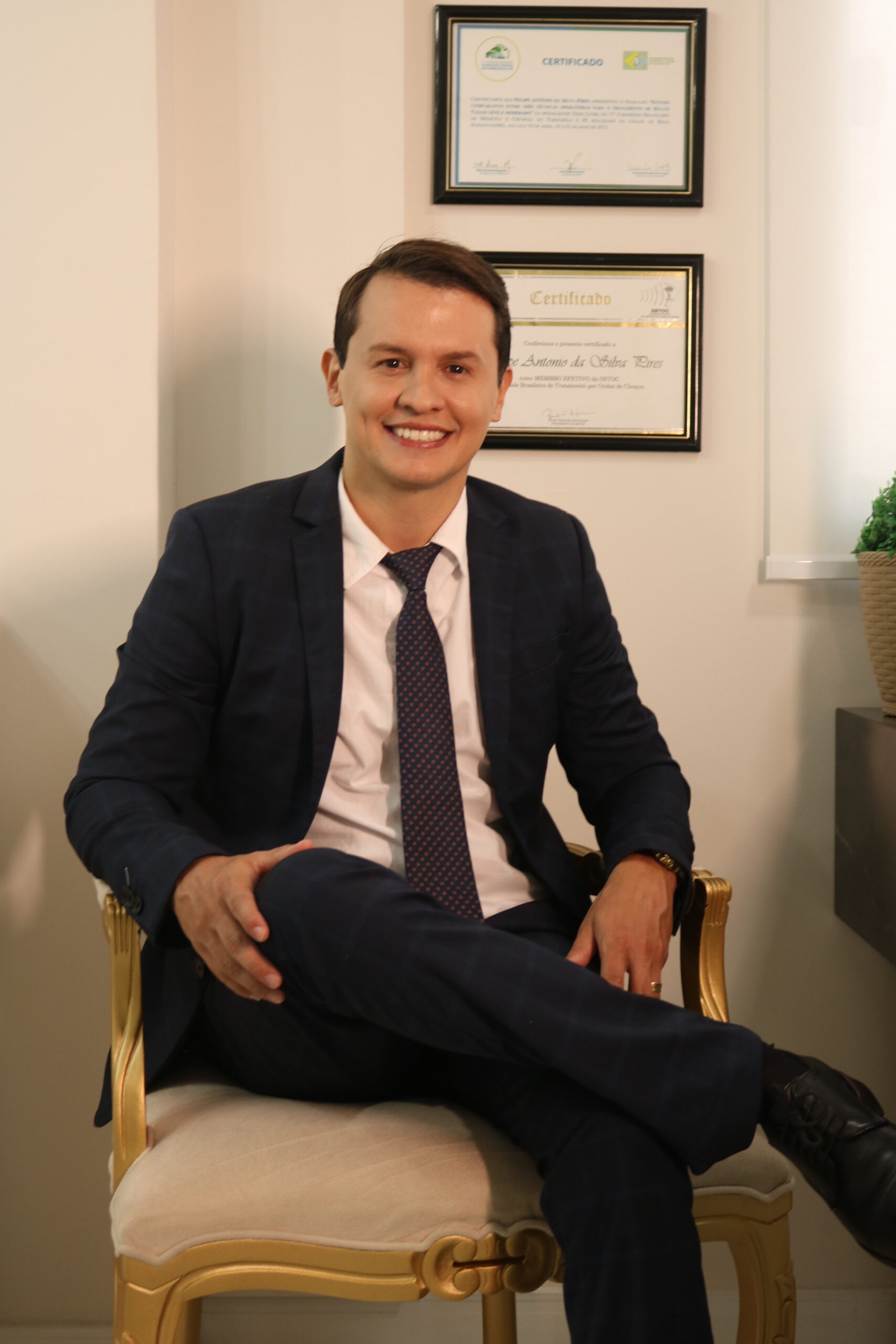 Dr Felipe Pires consultório referência nacional